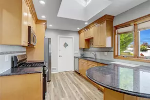 62 Lambert Ave Ave, Farmingdale, NY 11735 - Photo 8