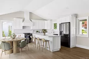 193 Holiday Blvd, Center Moriches, NY 11934 - Photo 8