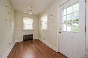 22 Pansy Ave, Floral Park, NY 11001 - Photo 10