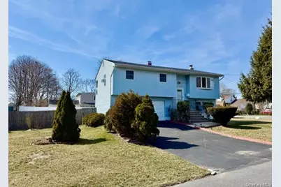 40 Church Street, Central Islip, NY 11722 - Photo 2
