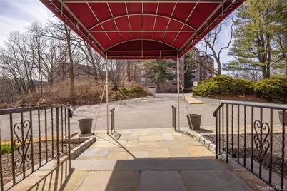 615 Palmer Rd #602, Yonkers, NY 10701 - Photo 4