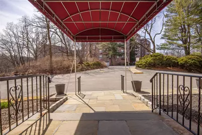 615 Palmer Rd #602, Yonkers, NY 10701 - Photo 4