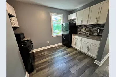 58 Lincoln Avenue, Poughkeepsie, NY 12601 - Photo 2