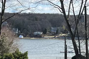 315 McKinley Terrace, Centerport, NY 11721 - Photo 4