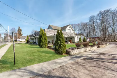 13100 Main Rd, Mattituck, NY 11952 - Photo 4