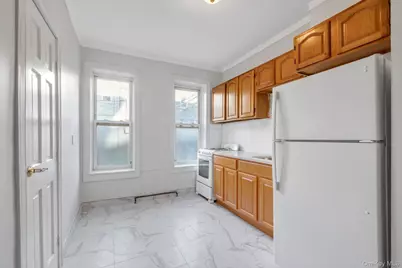 71-11 67th Place, Glendale, NY 11385 - Photo 6