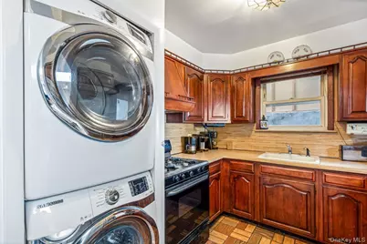 83-18 Parsons Boulevard, Jamaica, NY 11431 - Photo 6