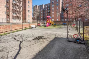 144-60 Gravett Rd, Flushing, NY 11367 - Photo 20