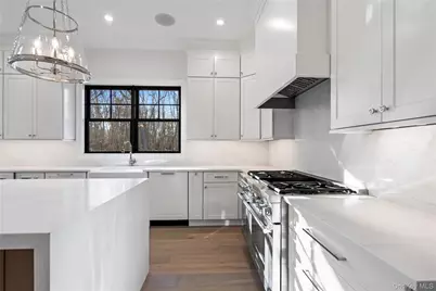 30 Main Parkway, Plainview, NY 11803 - Photo 10