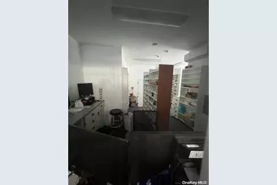 114-02 Jamaica Avenue, Richmond Hill, NY 11418 - Photo 8