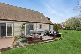 605 Lake Ct, Middle Island, NY 11953 - Photo 12