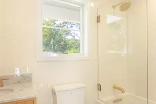 195 Little Fresh Pond Rd, Southampton, NY 11968 - Photo 12