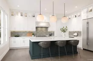 17 Sequoia Cir, Manhasset, NY 11030 - Photo 20