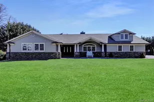 241 Willetts Ln, West Islip, NY 11795 - Photo 4