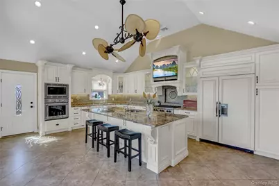 241 Willetts Lane, West Islip, NY 11795 - Photo 14