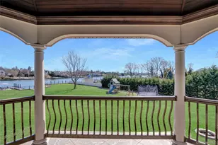 241 Willetts Ln, West Islip, NY 11795 - Photo 30