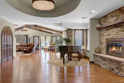 241 Willetts Lane, West Islip, NY 11795 - Photo 8