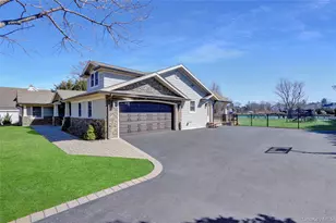 241 Willetts Ln, West Islip, NY 11795 - Photo 6