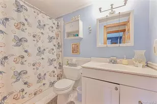 38 Glenmere Ln, Coram, NY 11727 - Photo 10