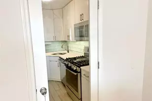 6120 Grand Central Pkwy, Forest Hills, NY 11375 - Photo 6