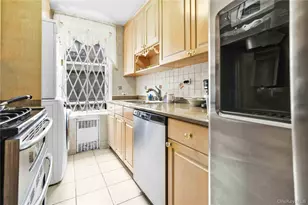 42-25 80th St, Elmhurst, NY 11373 - Photo 14