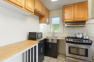 330 Irving St, Central Islip, NY 11722 - Photo 8