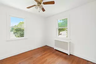 330 Irving St, Central Islip, NY 11722 - Photo 4