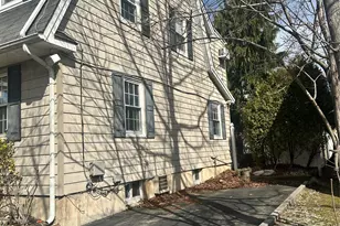 122 Finucane Pl, Woodmere, NY 11598 - Photo 4