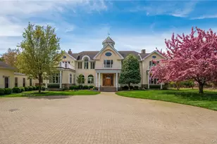 22 Old Neck Rd S, Center Moriches, NY 11934 - Photo 2