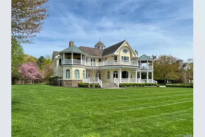 22 Old Neck Road S, Center Moriches, NY 11934 - Photo 4