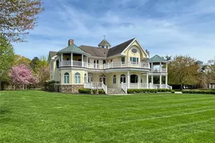 22 Old Neck Rd S, Center Moriches, NY 11934 - Photo 4