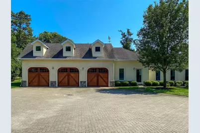 22 Old Neck Road S, Center Moriches, NY 11934 - Photo 36