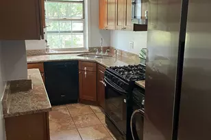 78-05 Park Dr E, Kew Gardens, NY 11367 - Photo 4