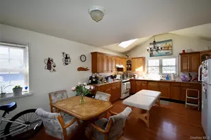 55 Willow Ln, Lindenhurst, NY 11757 - Photo 26