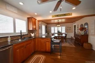 55 Willow Ln, Lindenhurst, NY 11757 - Photo 10