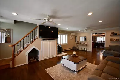 55 Willow Lane, Lindenhurst, NY 11757 - Photo 12