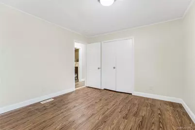 104 Radcliff Drive, East Norwich, NY 11732 - Photo 10