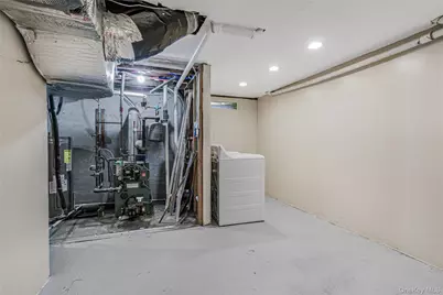 104 Radcliff Drive, East Norwich, NY 11732 - Photo 18