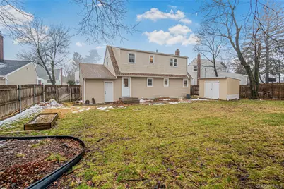 104 Radcliff Drive, East Norwich, NY 11732 - Photo 20