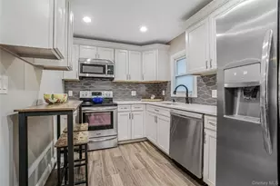 104 Radcliff Dr, East Norwich, NY 11732 - Photo 6