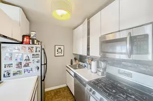 500 43 St W, New York, NY 10036 - Photo 14