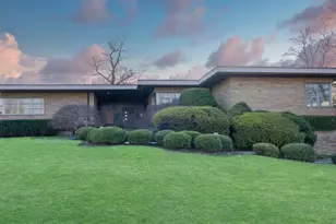 20 Martin Ct, Great Neck, NY 11024 - Photo 6