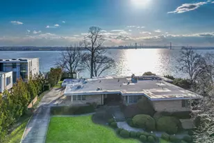 20 Martin Ct, Great Neck, NY 11024 - Photo 2