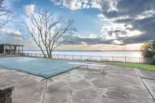 20 Martin Ct, Great Neck, NY 11024 - Photo 16