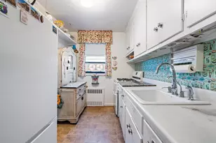 139-15 83rd Ave, Briarwood, NY 11435 - Photo 10