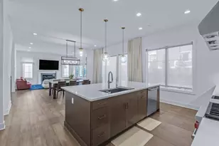 1 Sequoia Cir, Manhasset, NY 11030 - Photo 10