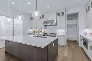 1 Sequoia Cir, Manhasset, NY 11030 - Photo 8