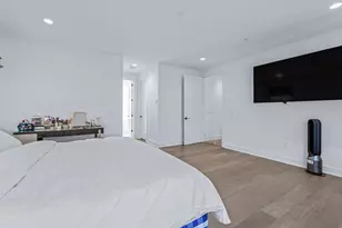 1 Sequoia Cir, Manhasset, NY 11030 - Photo 14