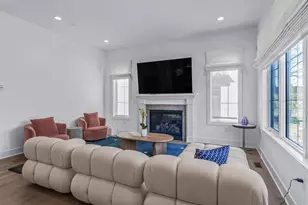 1 Sequoia Cir, Manhasset, NY 11030 - Photo 4