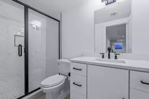 1 Sequoia Cir, Manhasset, NY 11030 - Photo 20